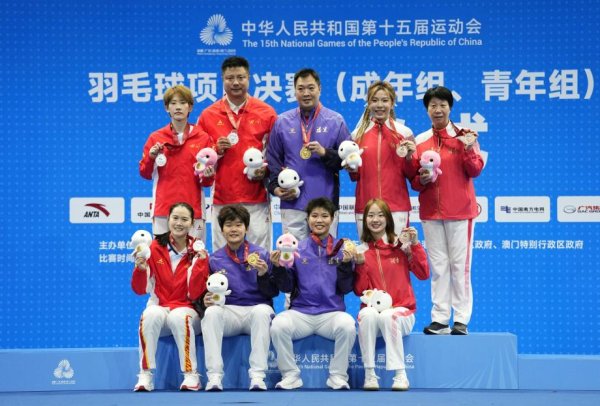 福建队黄东萍/谭宁组合夺得全运会羽毛球女双金牌