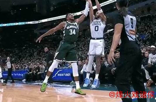 塔图姆31+12力压字母哥43+13 凯尔特人逆转击败雄鹿 塔图姆31+12力压字母哥43+13 凯尔特人逆转击败雄鹿