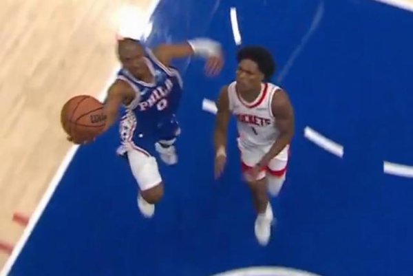 乐鱼体育app 马克西绝杀上篮遭杜兰特封盖，但回放显示应是干扰球