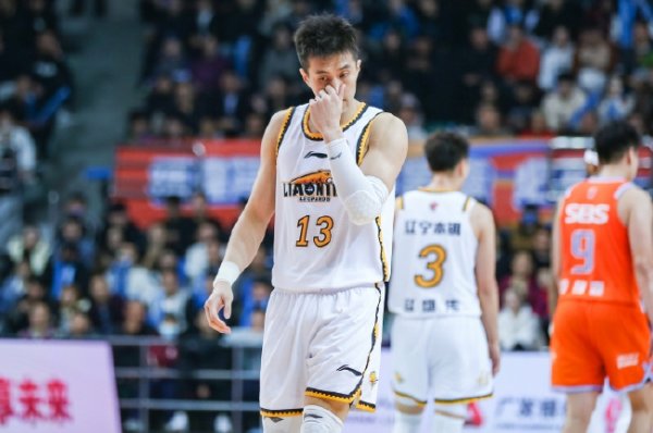 乐鱼体育app 郭艾伦:真想留在辽宁 因为跟球迷说过等我回来